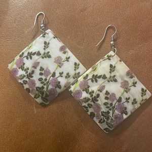 Vintage Floral Shell Earrings